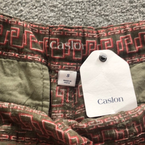 NWT Caslon shorts. Drawstring waist. Pockets - Picture 3 of 4